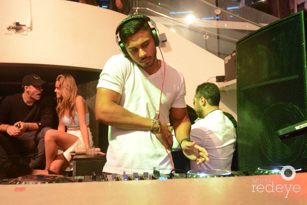 24-DJ Youssef Spinning5