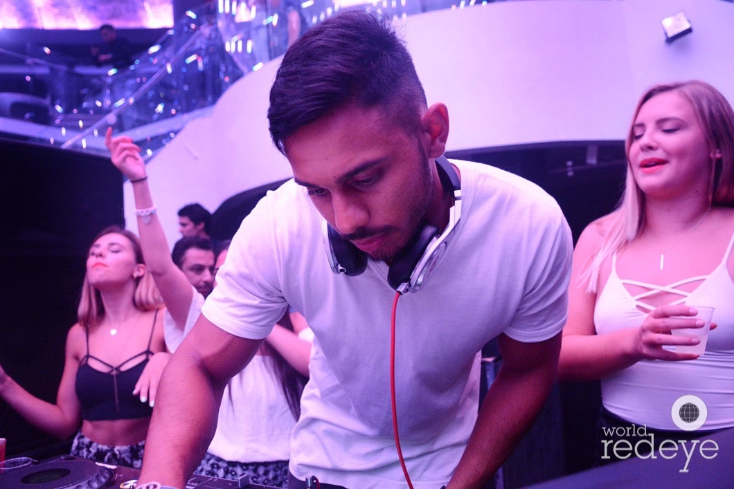 28-DJ Youssef Spinning10