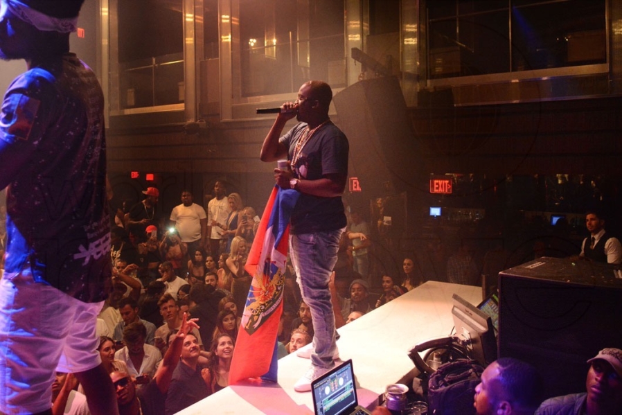 38-Zoey Dollaz Performing1