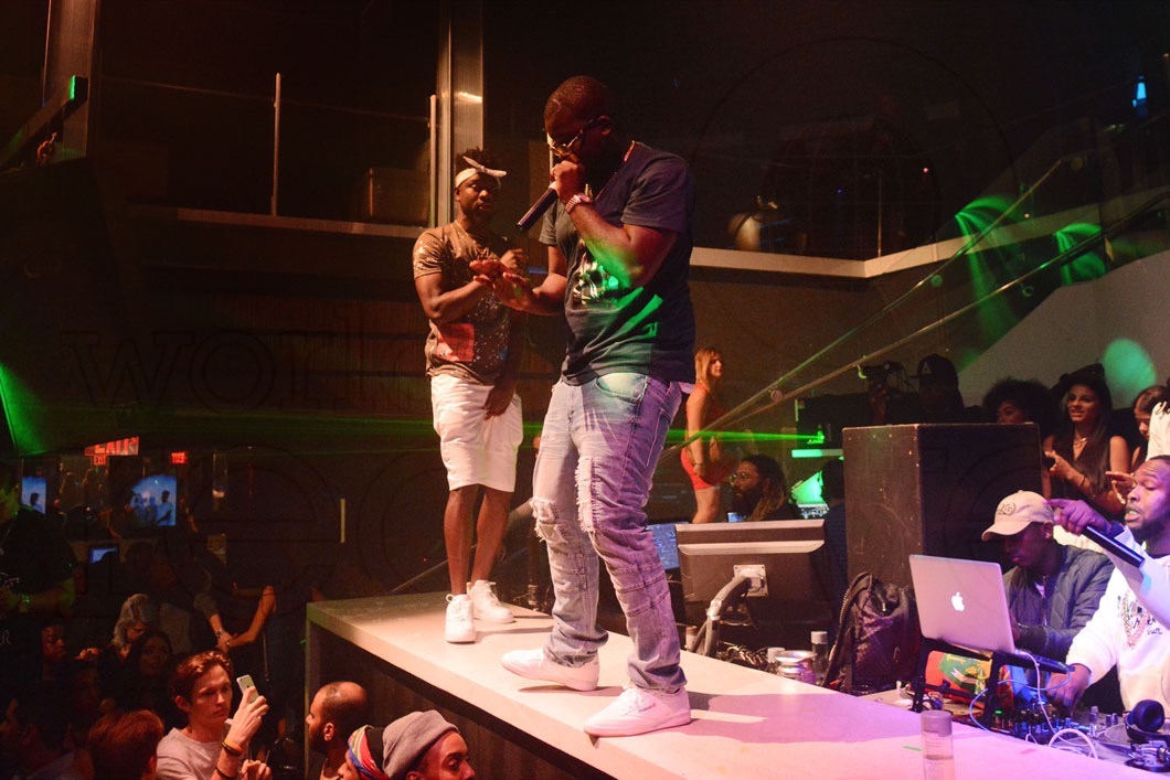 6-Zoey Dollaz Performing58