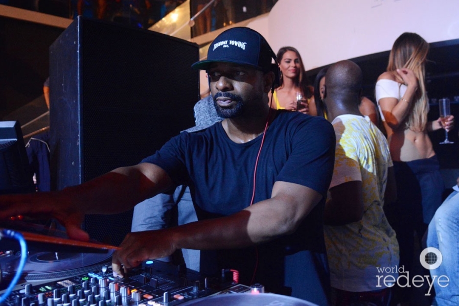 18-dj-irie-spinning6