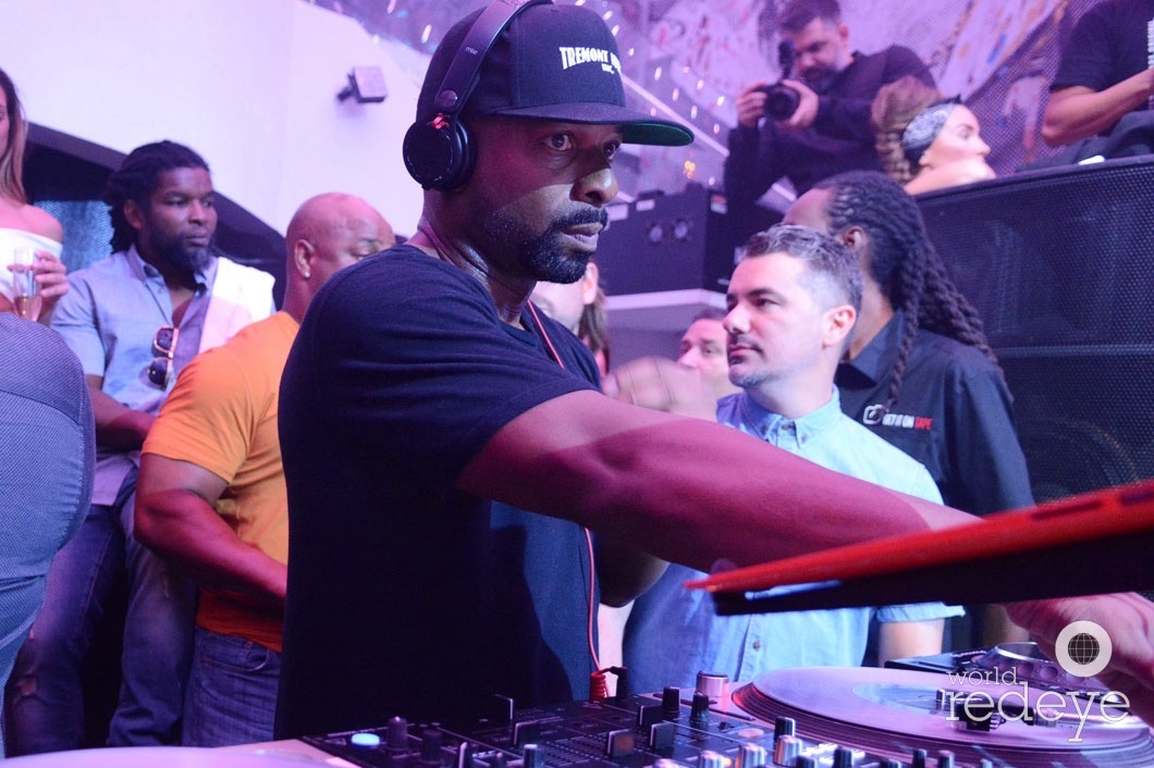 21-dj-irie-spinning7