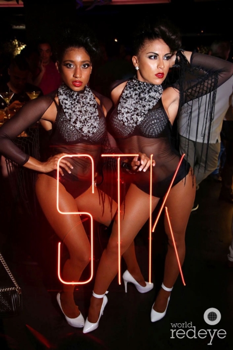 2-dancers-at-stk-at-1-hotels17