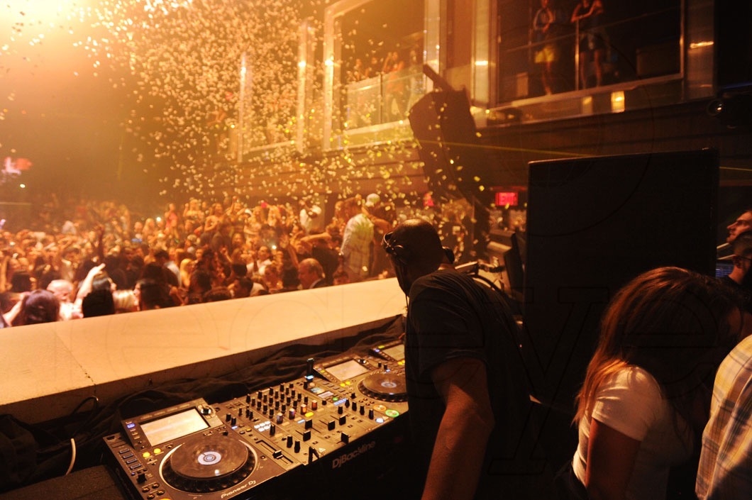 Virgil Abloh djing