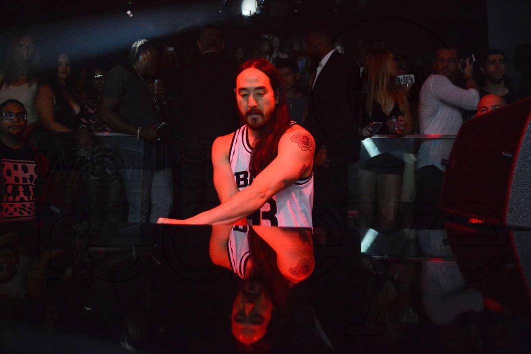 75-2-steve-aoki-spinning39