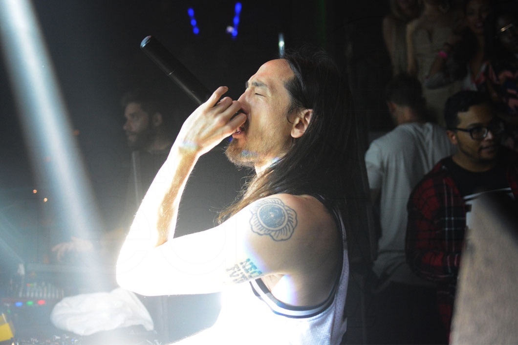 75-5-steve-aoki-performing15