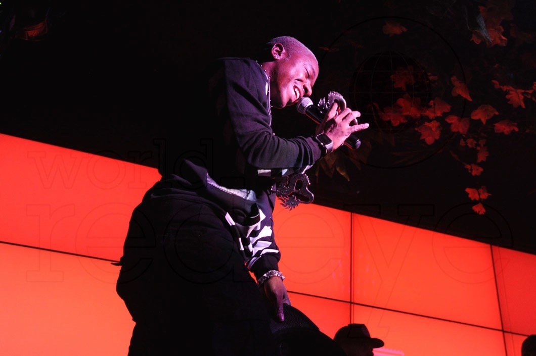 11-sisqo-performing4