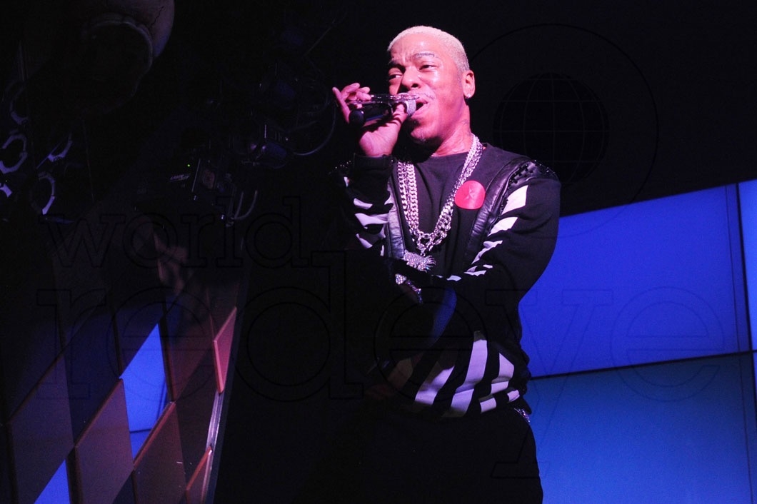 15-sisqo-performing46