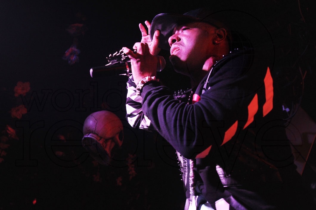 4-2-sisqo-performing19