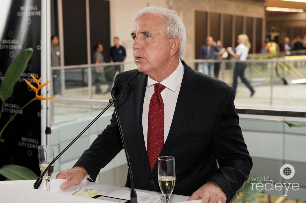 7-mayor-carlos-gimenez-speaking4