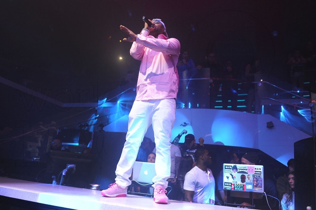 2-camron-performing38