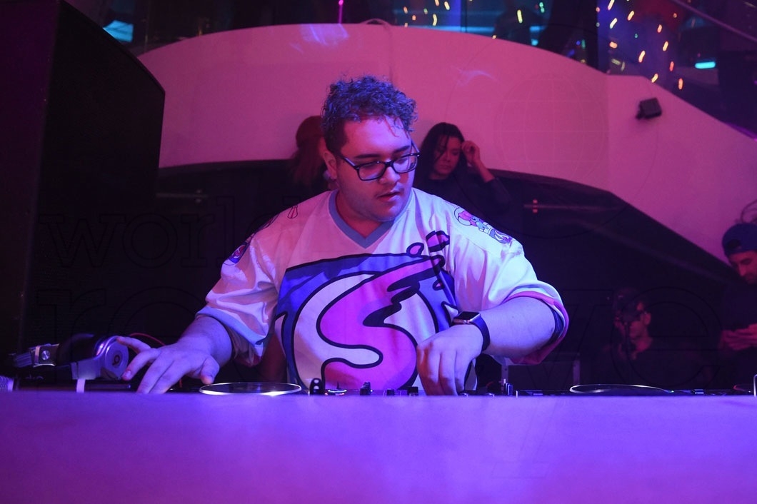 19-slushii-spinning11