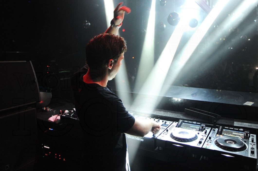 7-9-hardwell-djing89_new