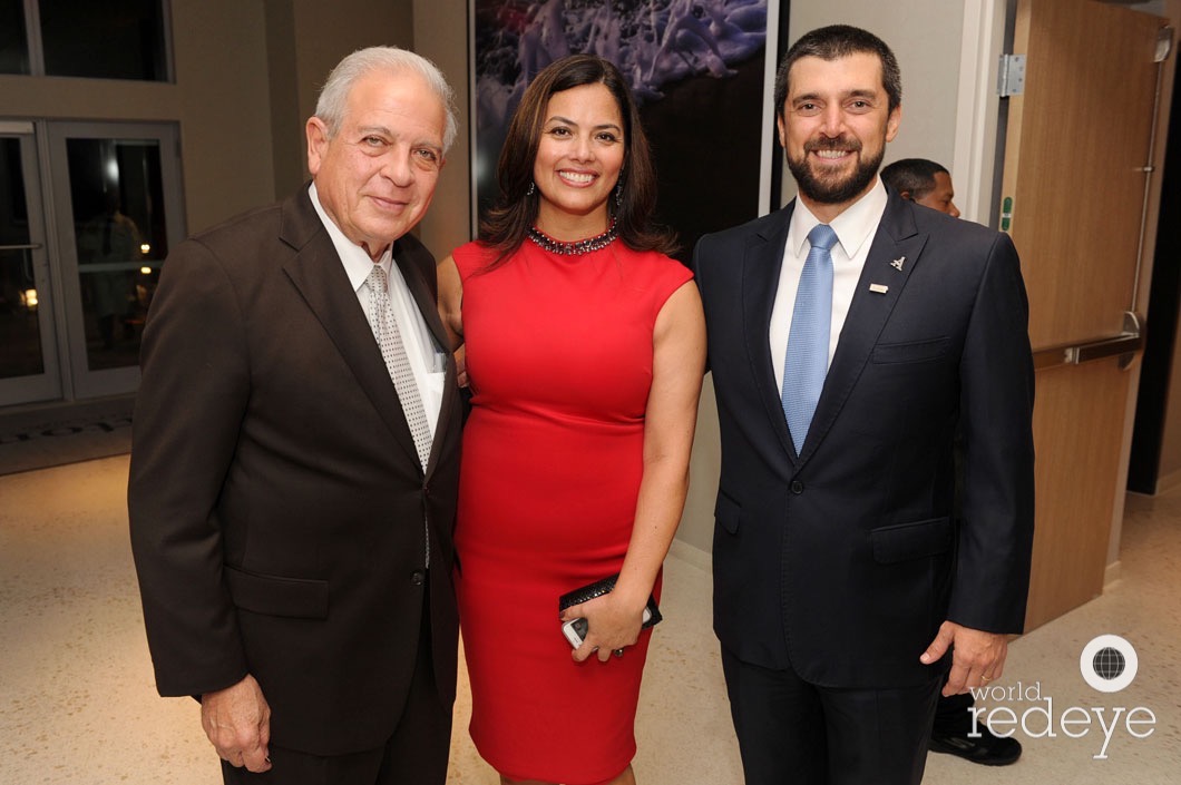 67-mayor-tomas-regalado-claudia-di-gino-alvaro-del-carpio_new