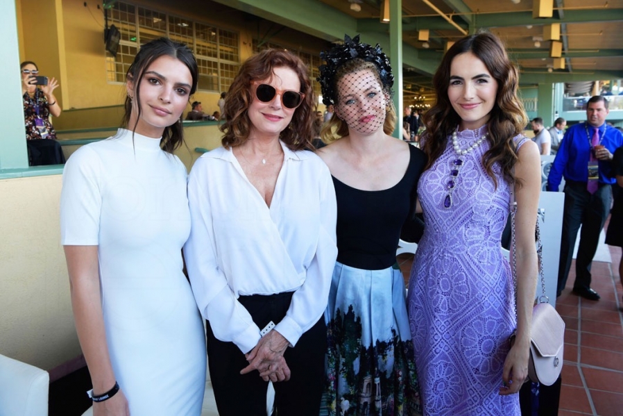 2-wre_tsg027-emily-ratajkowski-susan-sarandon-elizabeth-banks-camilla-bell-898x599