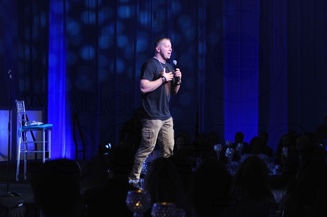 23-Gary Owen performing26