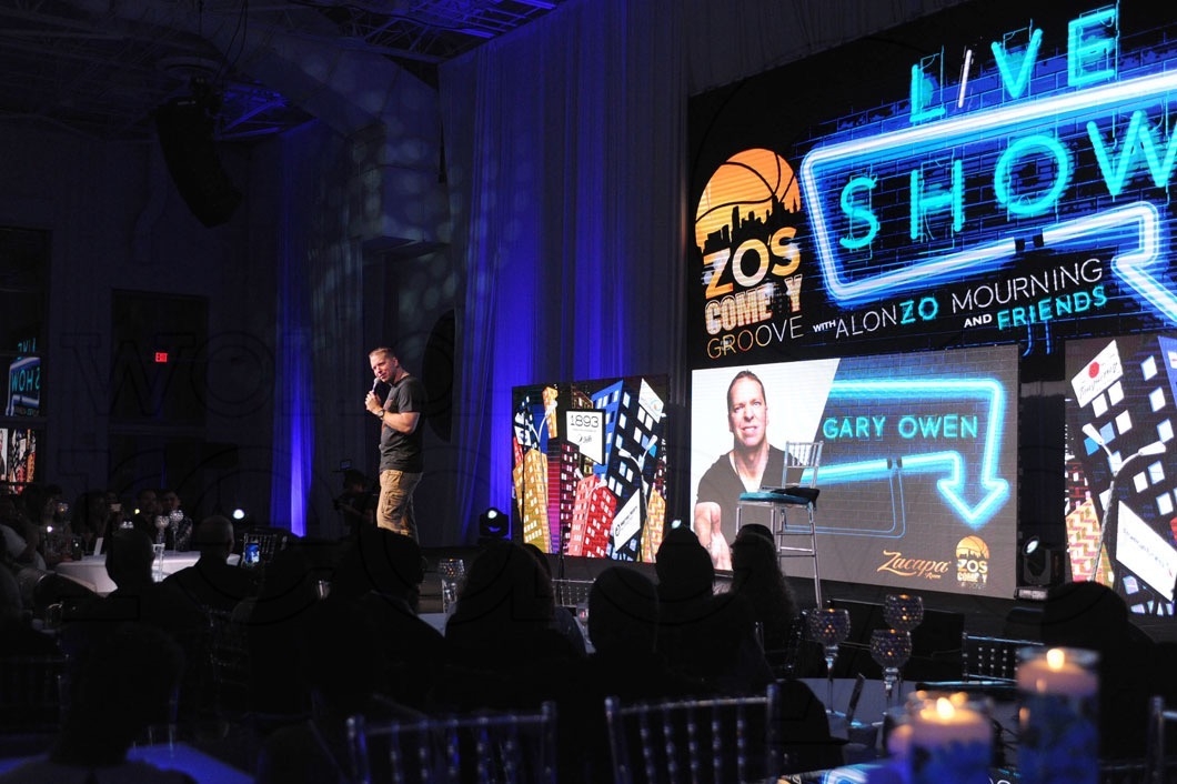 30-Gary Owen performing18