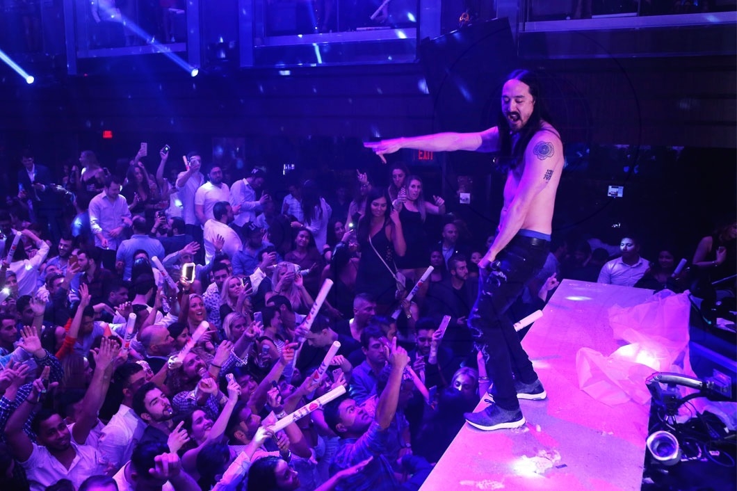 48-Steve Aoki195