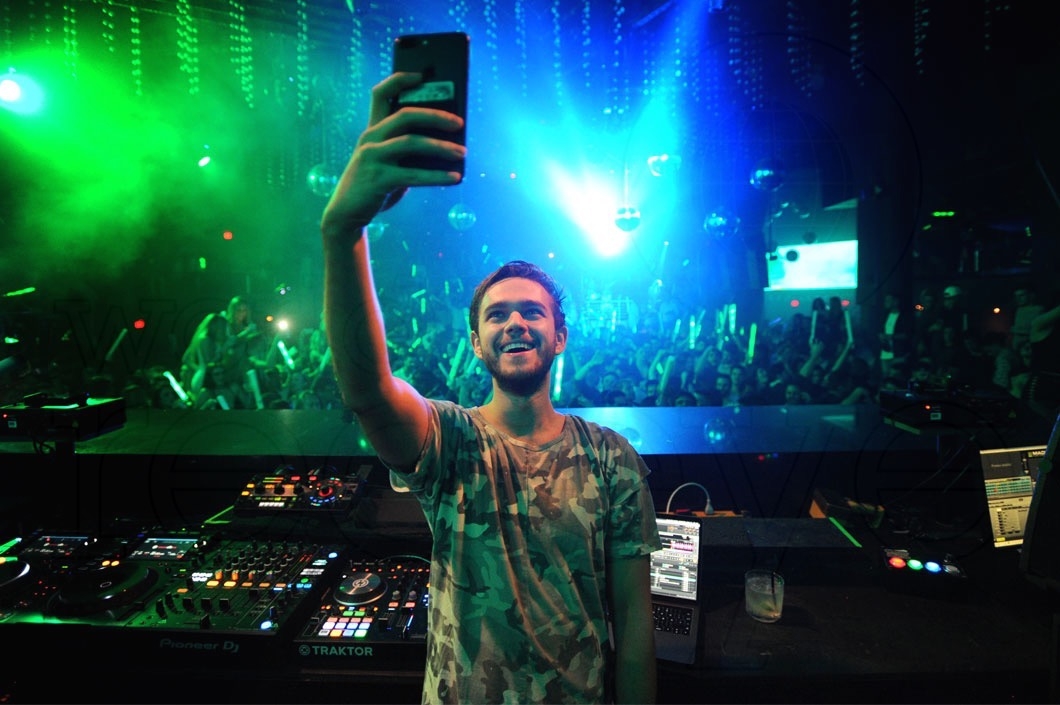 1.1-Zedd djing6