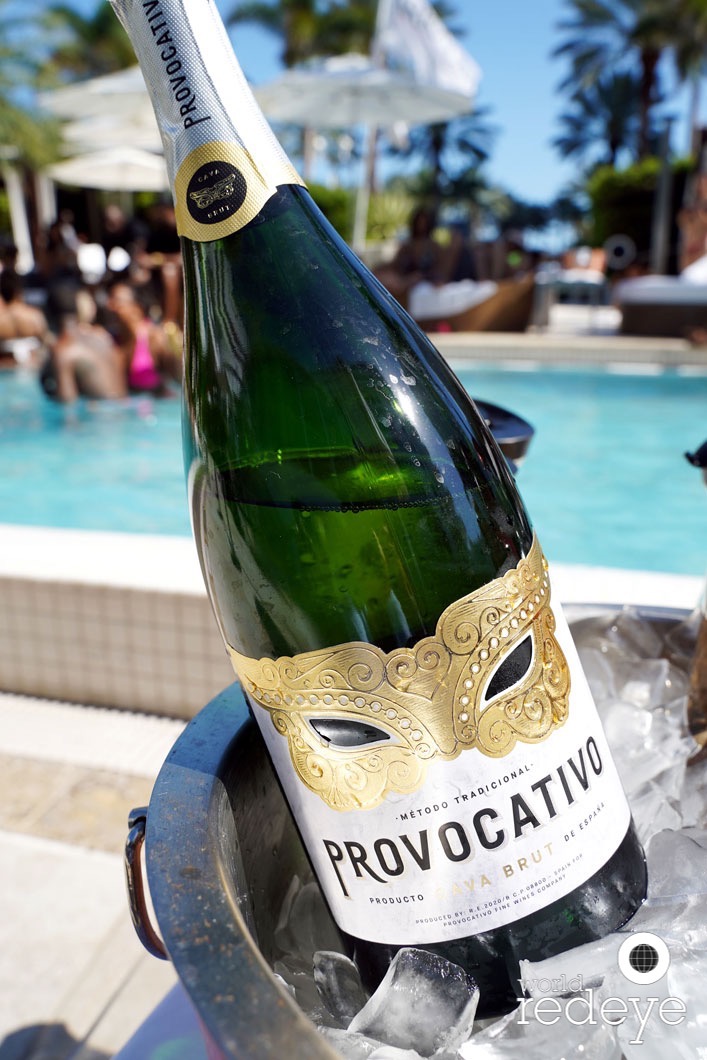 Provocativo Makes A Splash At The Fontainebleau Miami Beach World Red Eye World Red Eye