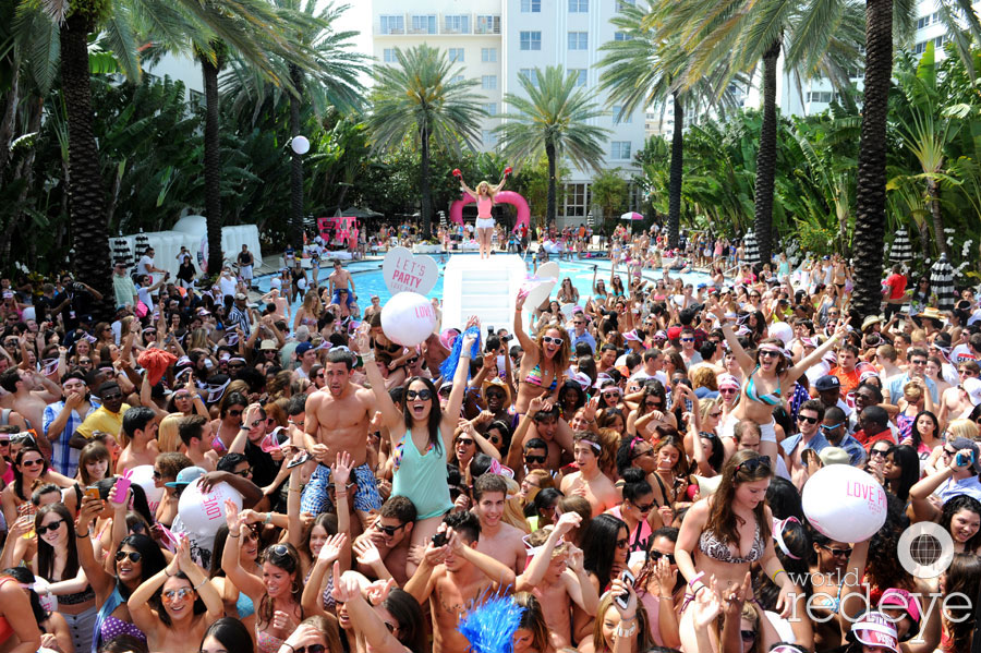 VS PINK Spring Break Harlem Shake